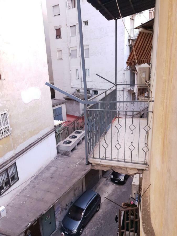 Nanas Apartament Neapol Zewnętrze zdjęcie